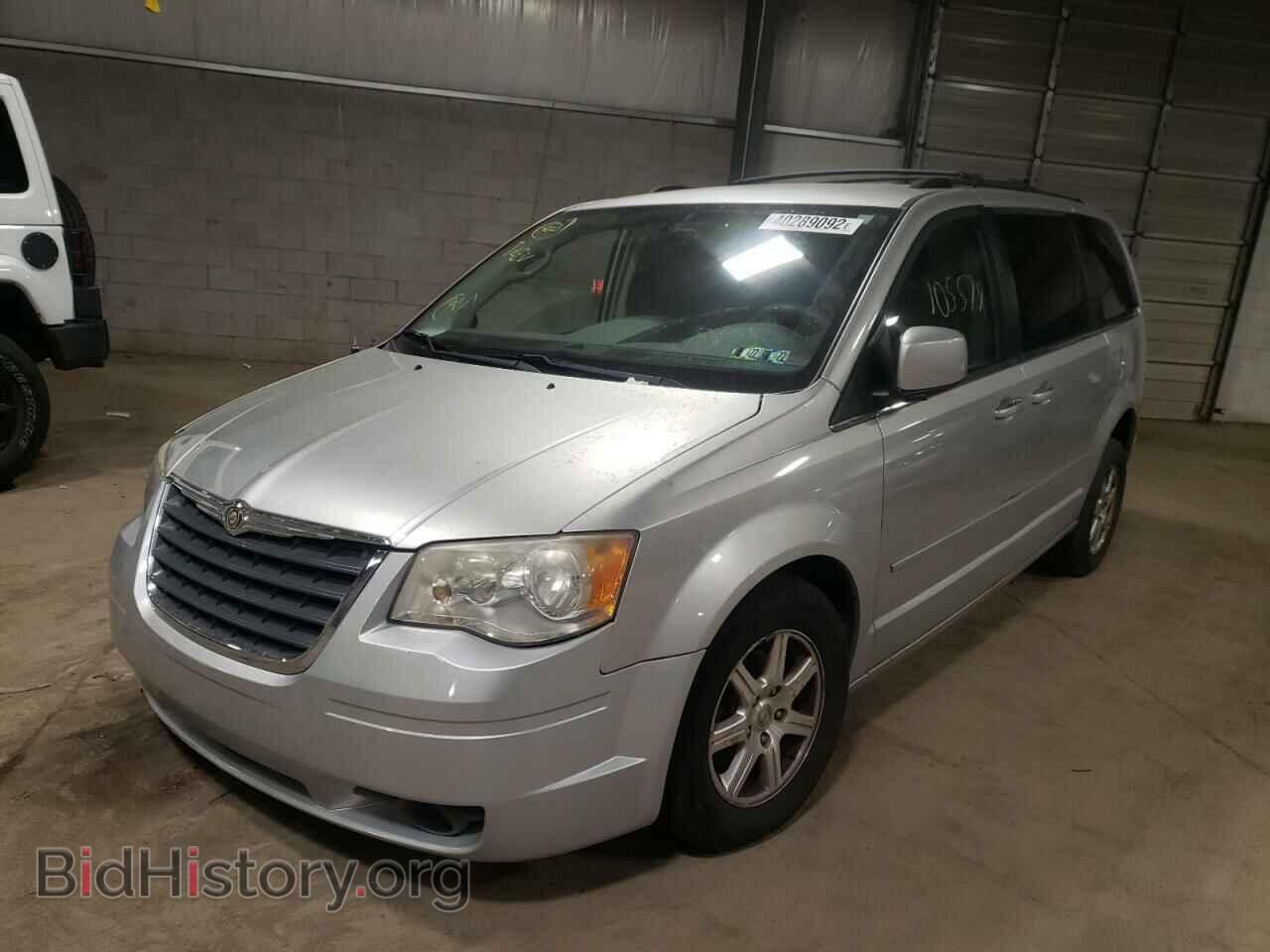 2008 CHRYSLER MINIVAN - VIN: 2A8HR54P98R827924 - Фото 2