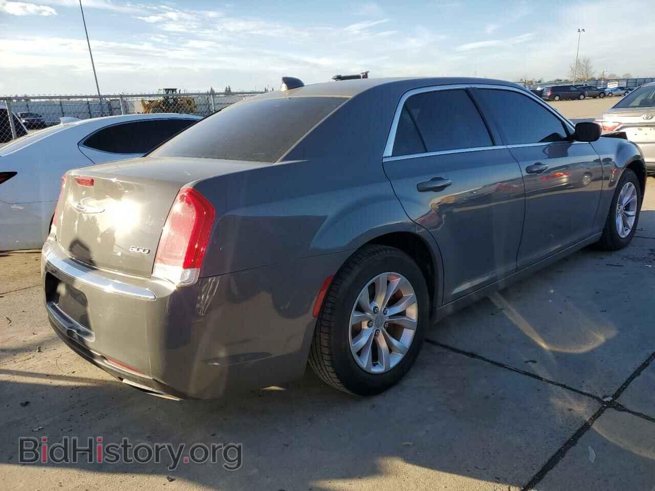 2019 CHRYSLER 300 - VIN: 2C3CCAAG5KH602014 - Фото 3