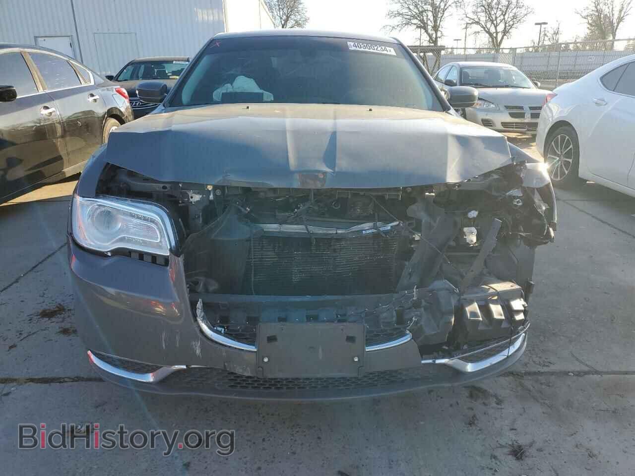 2019 CHRYSLER 300 - VIN: 2C3CCAAG5KH602014 - Фото 5