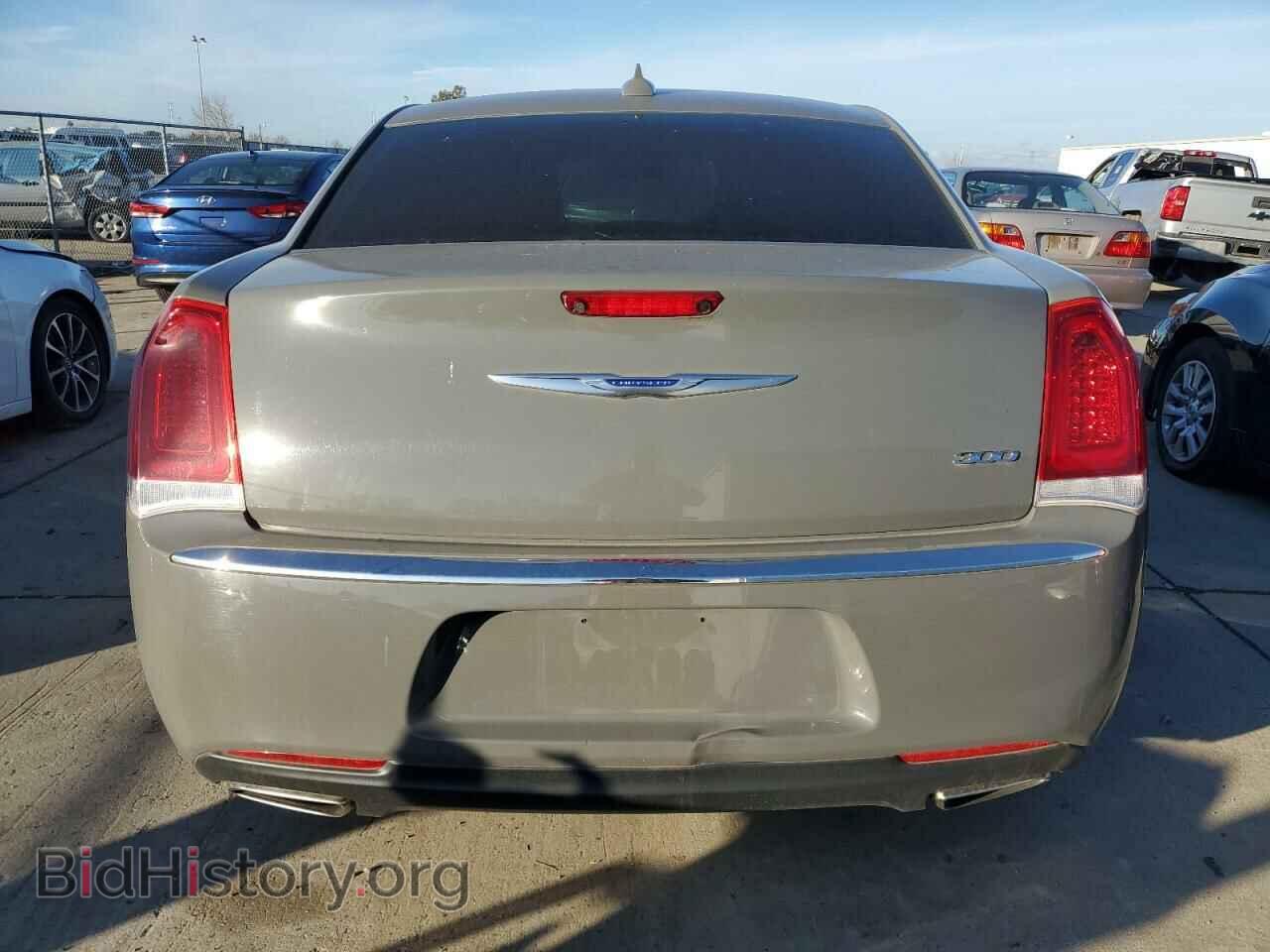 2019 CHRYSLER 300 - VIN: 2C3CCAAG5KH602014 - Фото 6