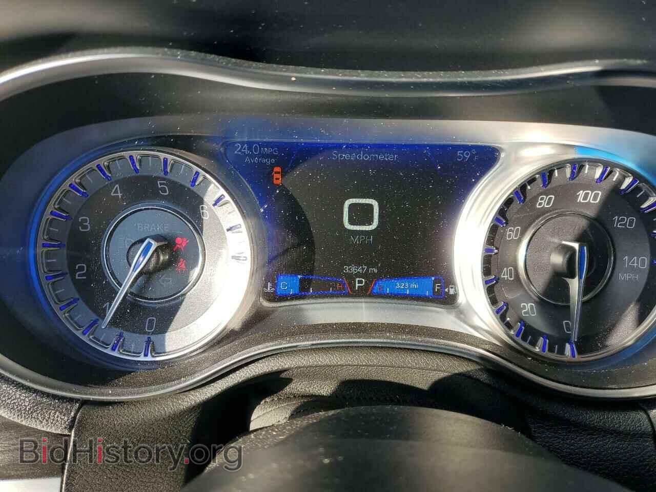 2019 CHRYSLER 300 - VIN: 2C3CCAAG5KH602014 - Фото 9