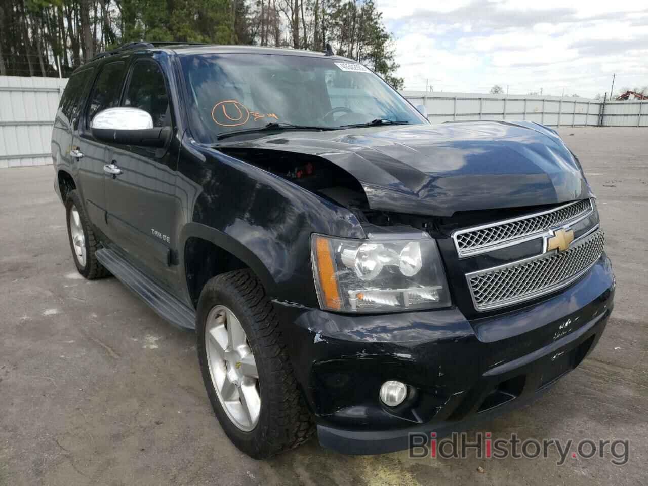 Photo 1GNSCBE06BR248313 - CHEVROLET TAHOE 2011