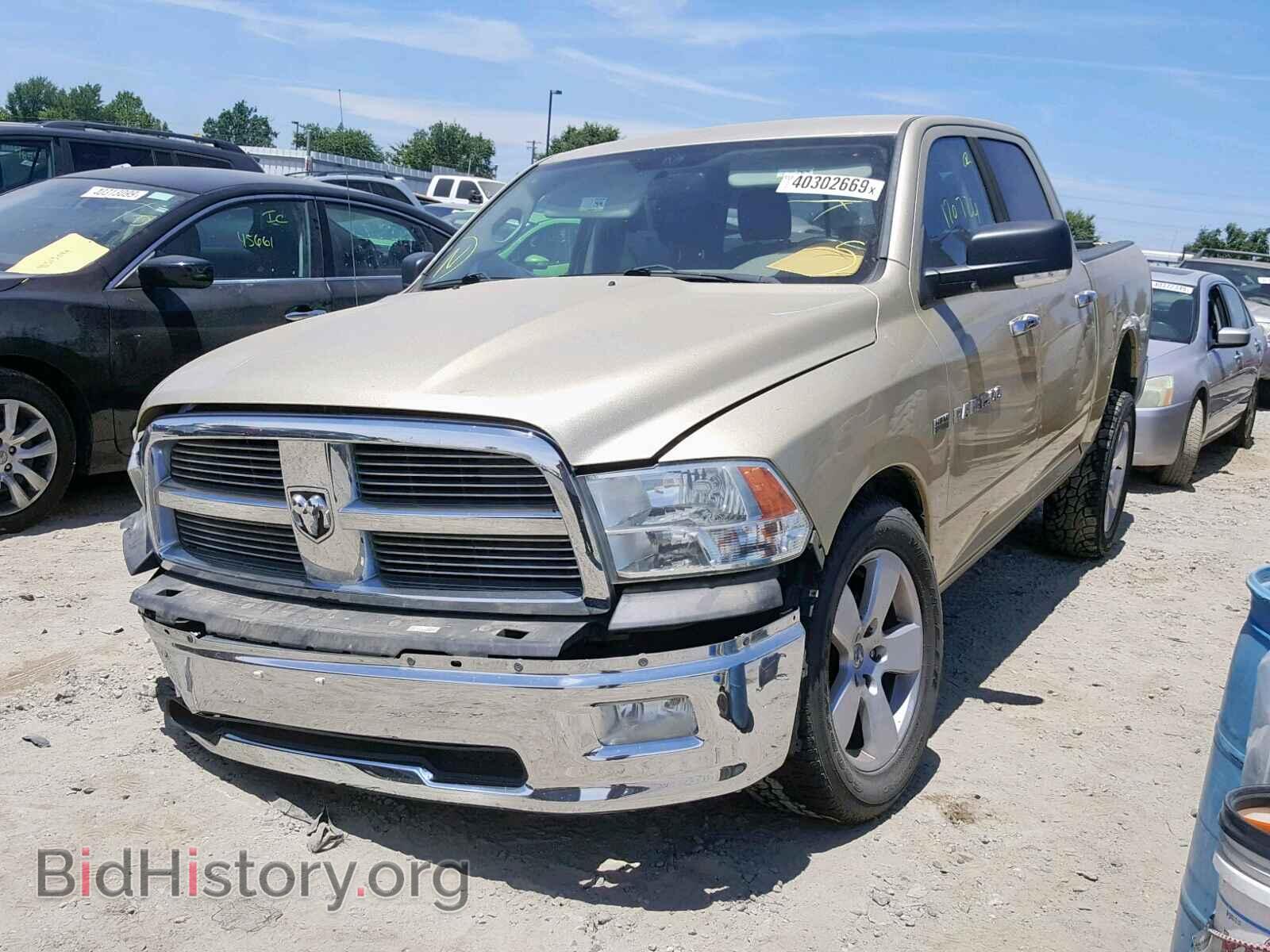 2011 DODGE RAM 1500 - VIN: 1D7RV1CTXBS645501 - Фото 2