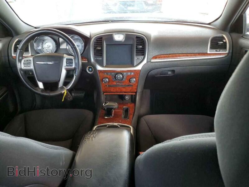 2012 Chrysler 300 (VIN 2C3CCAAG8CH246014) — фото 8 из 12
