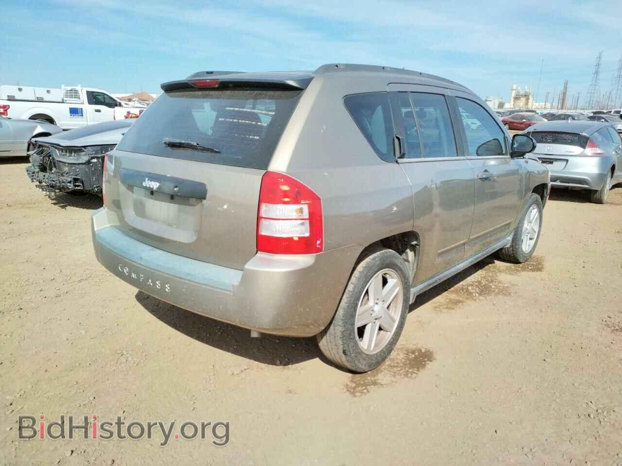 2008 JEEP COMPASS - VIN: 1J8FT47048D704598 - Photo 4