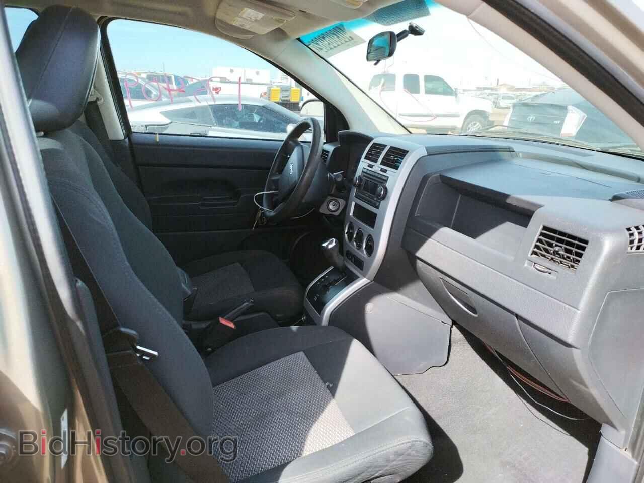 2008 JEEP COMPASS - VIN: 1J8FT47048D704598 - Photo 5