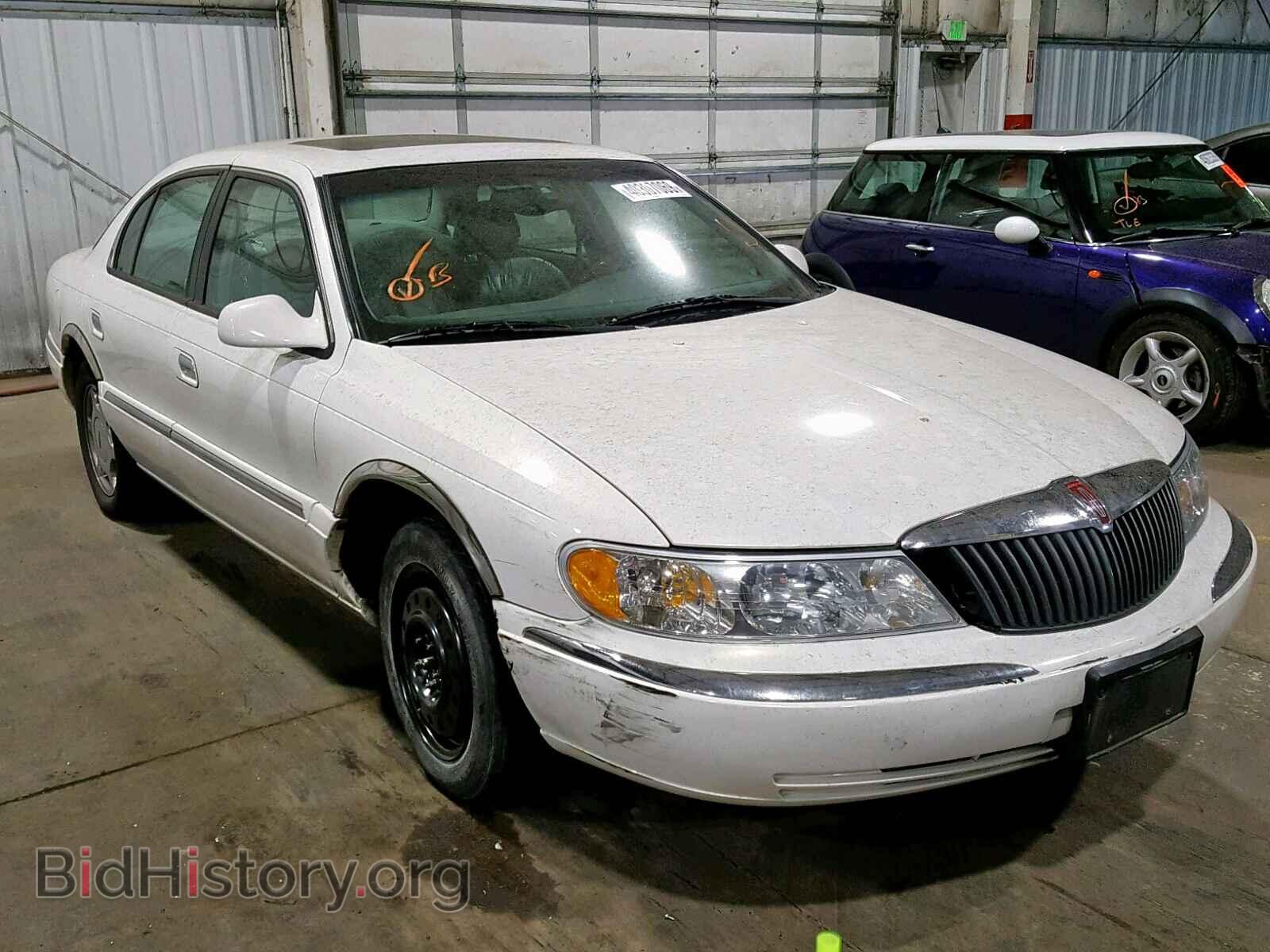 Photo 1LNHM97VX2Y621744 - LINCOLN CONTINENTL 2002