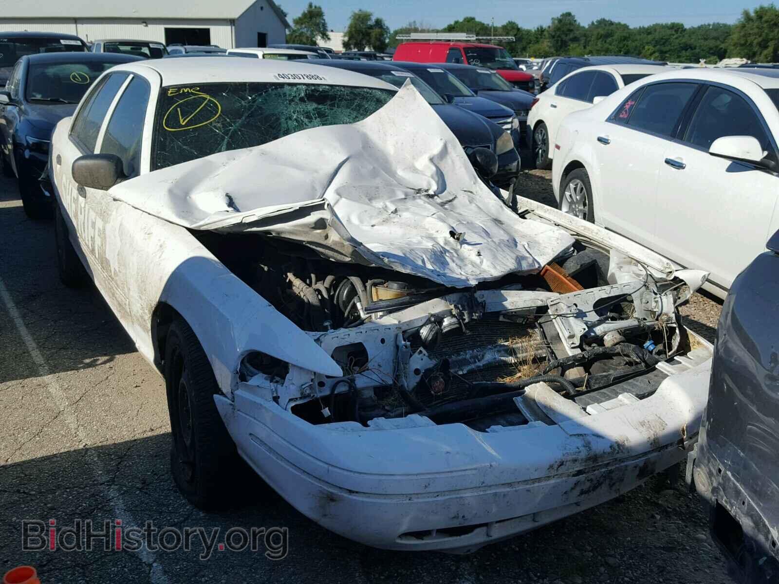 2011 FORD CROWN VIC - VIN: 2FABP7BV7BX112178 - Фото 2