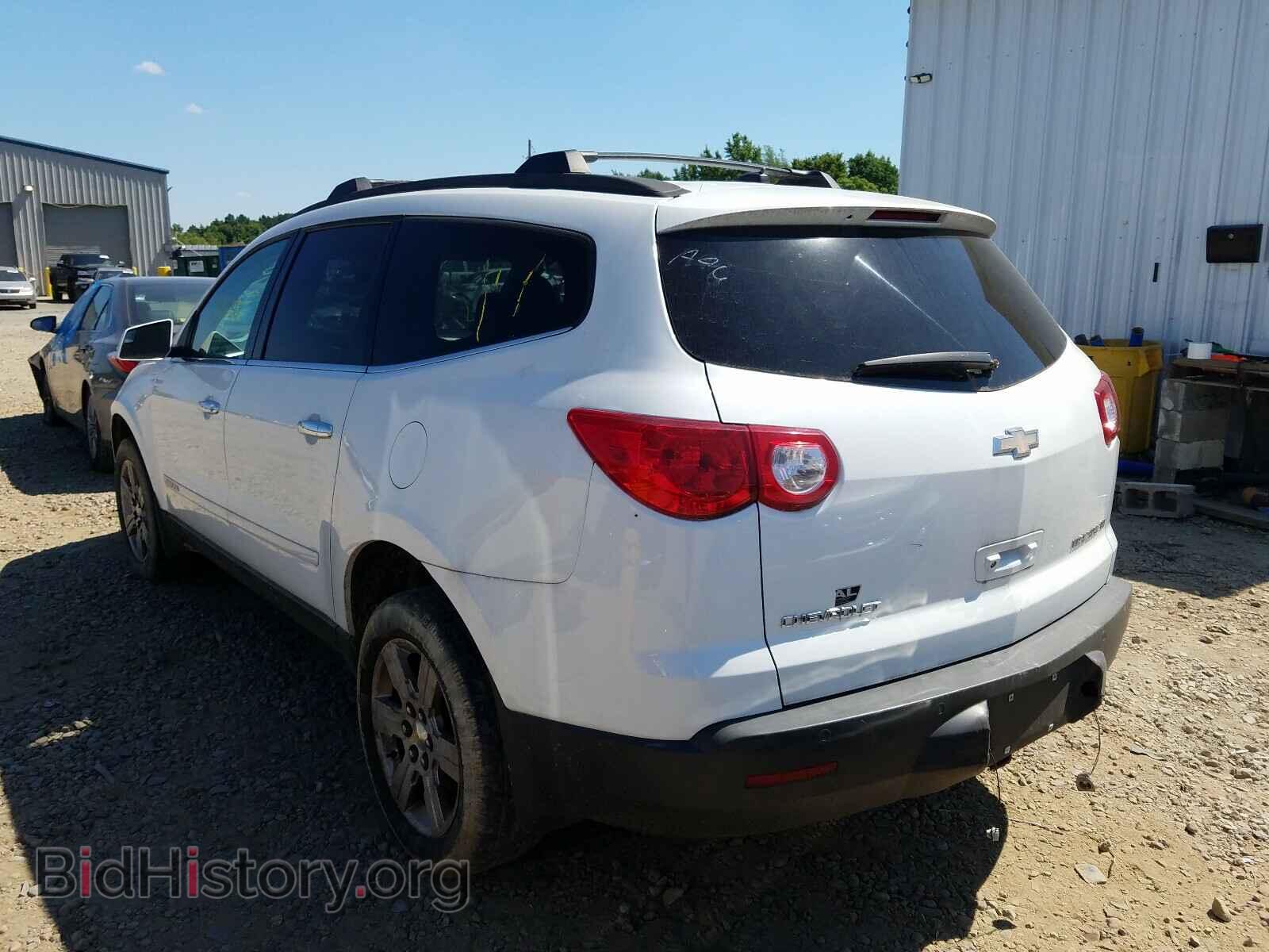 2009 CHEVROLET TRAVERSE - VIN: 1GNEV23D09S127700 - Фото 3