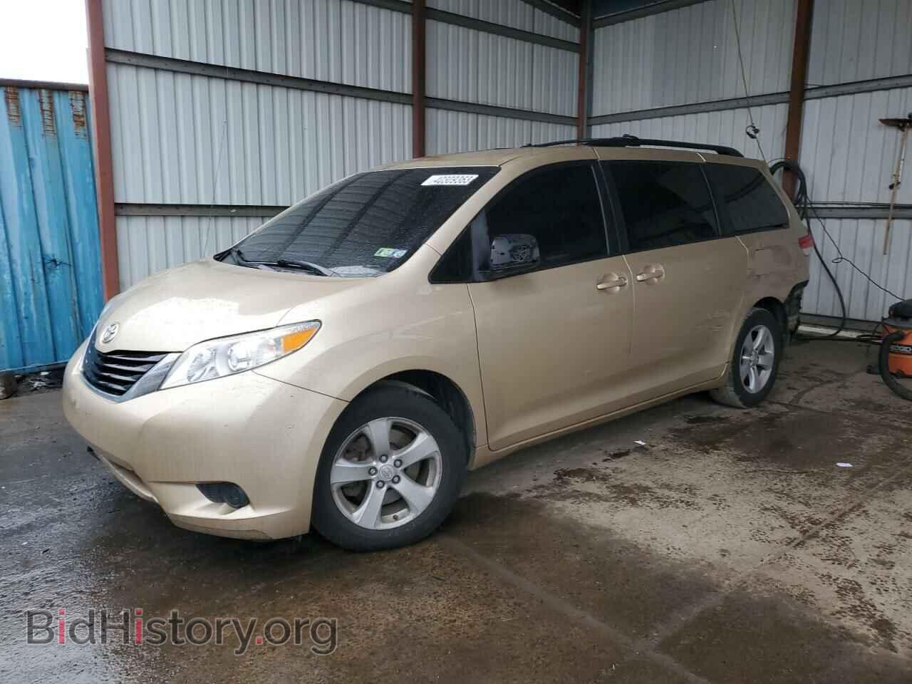 Photo 5TDKK3DC3BS117337 - TOYOTA SIENNA 2011