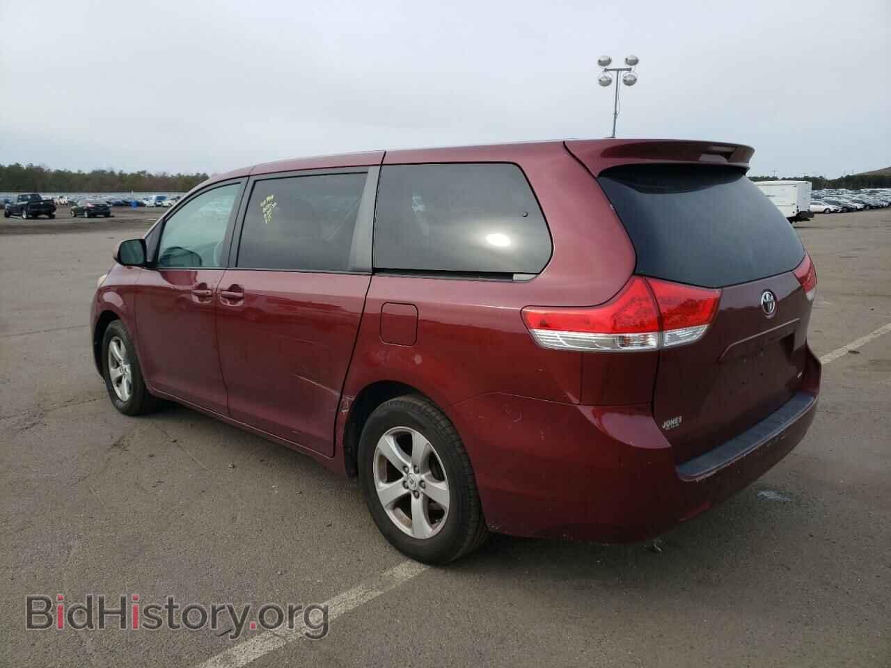 2012 TOYOTA SIENNA - VIN: 5TDKA3DC2CS013653 - Фото 2