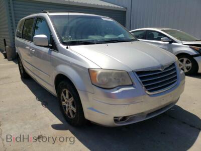 2009 Chrysler MINIVAN Town & COU, серебристый — VIN 2A8HR54109R678798, Copart