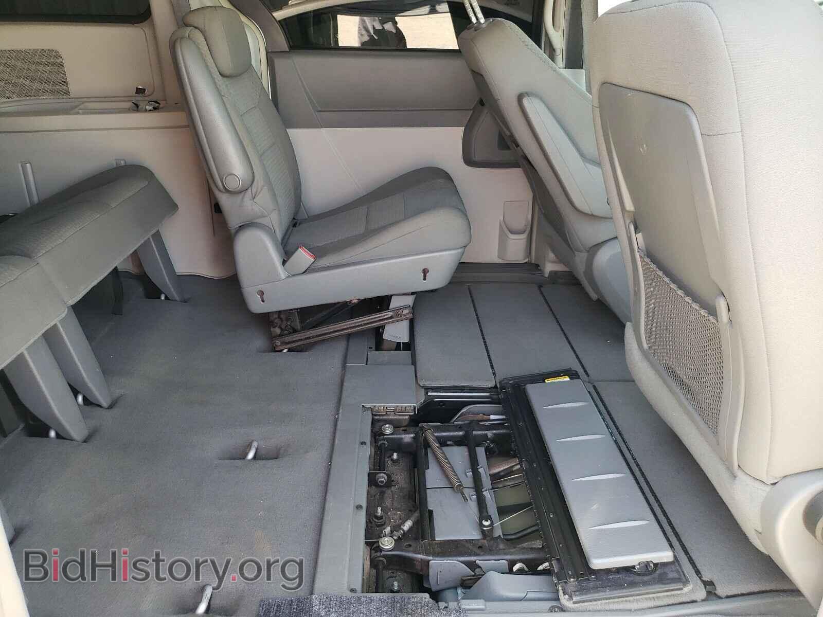 2009 CHRYSLER MINIVAN - VIN: 2A8HR54109R678798 - Фото 6