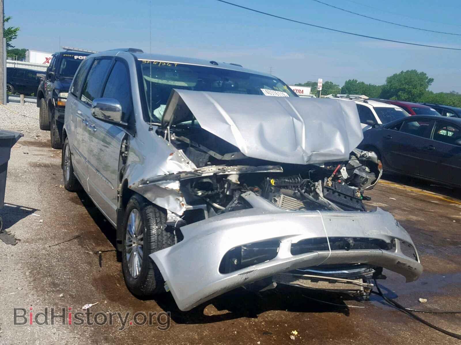 Photo 2A4RR6DGXBR780132 - CHRYSLER TOWN & COU 2011