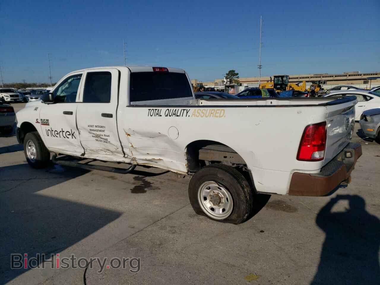 2015 RAM All Models - VIN: 3C6UR5HL0FG557604 - Фото 2