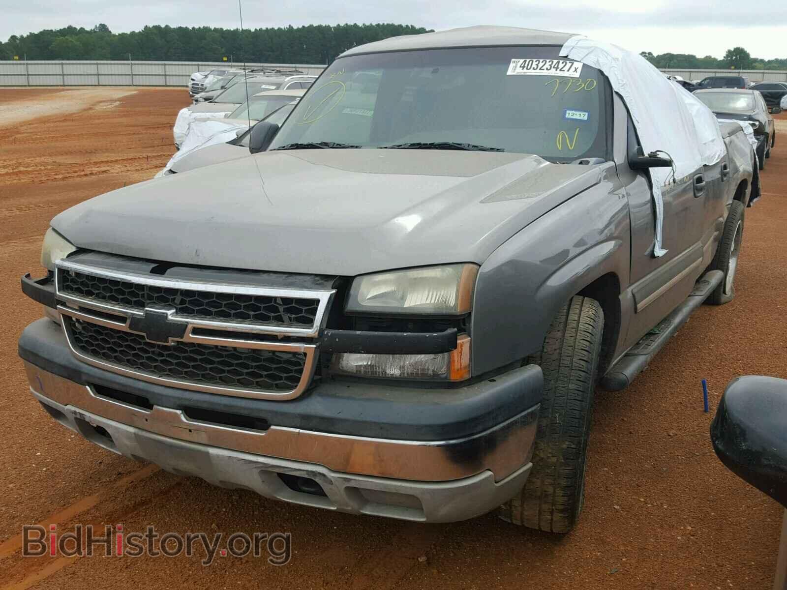 2006 CHEVROLET SILVERADO - VIN: 2GCEC13V061197730 - Фото 2