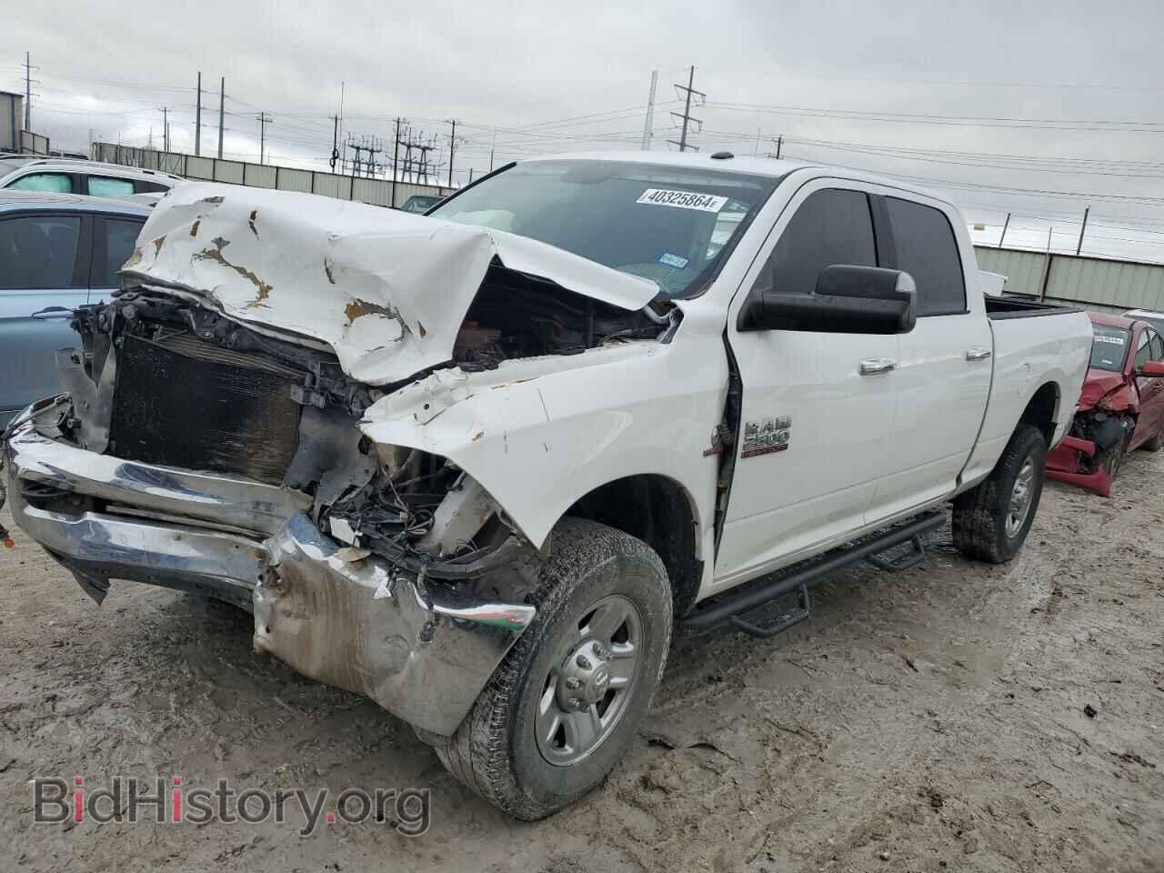 Photo 3C6UR5DL8HG607383 - RAM All Models 2017