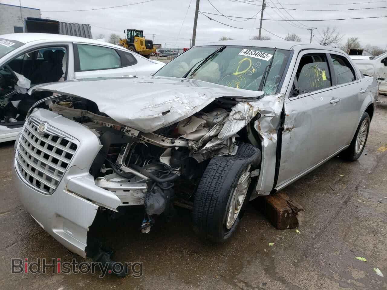 2010 CHRYSLER 300 - VIN: 2C3CA4CD6AH297728 - Фото 2