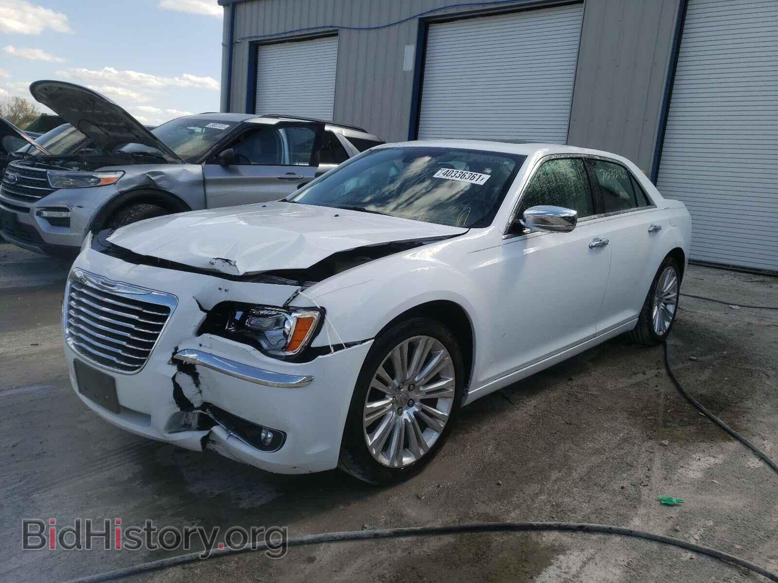 2011 CHRYSLER 300 - VIN: 2C3CA6CT4BH524581 - Photo 2