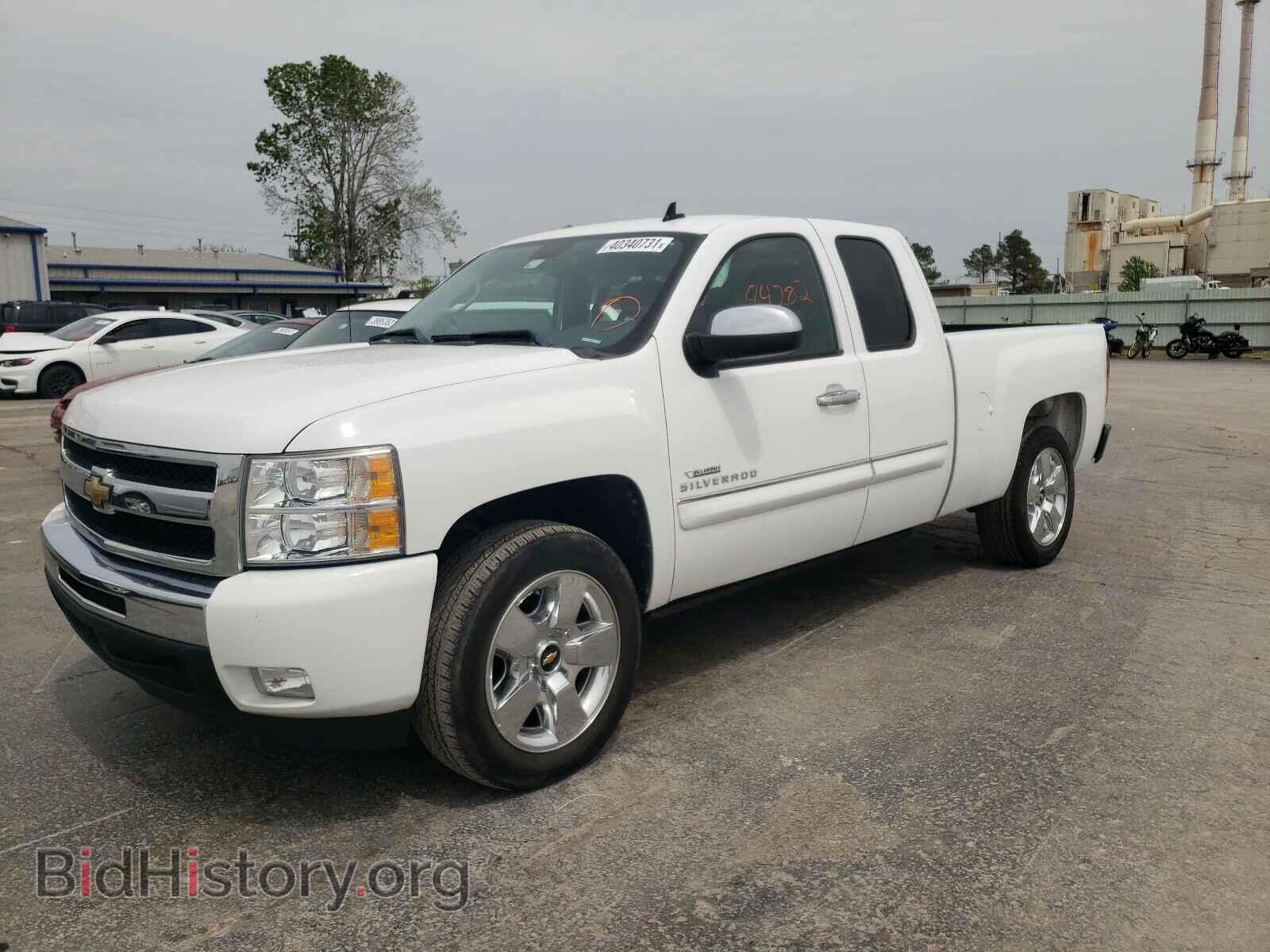 2011 CHEVROLET SILVERADO - VIN: 1GCRCSE09BZ141442 - Фото 2