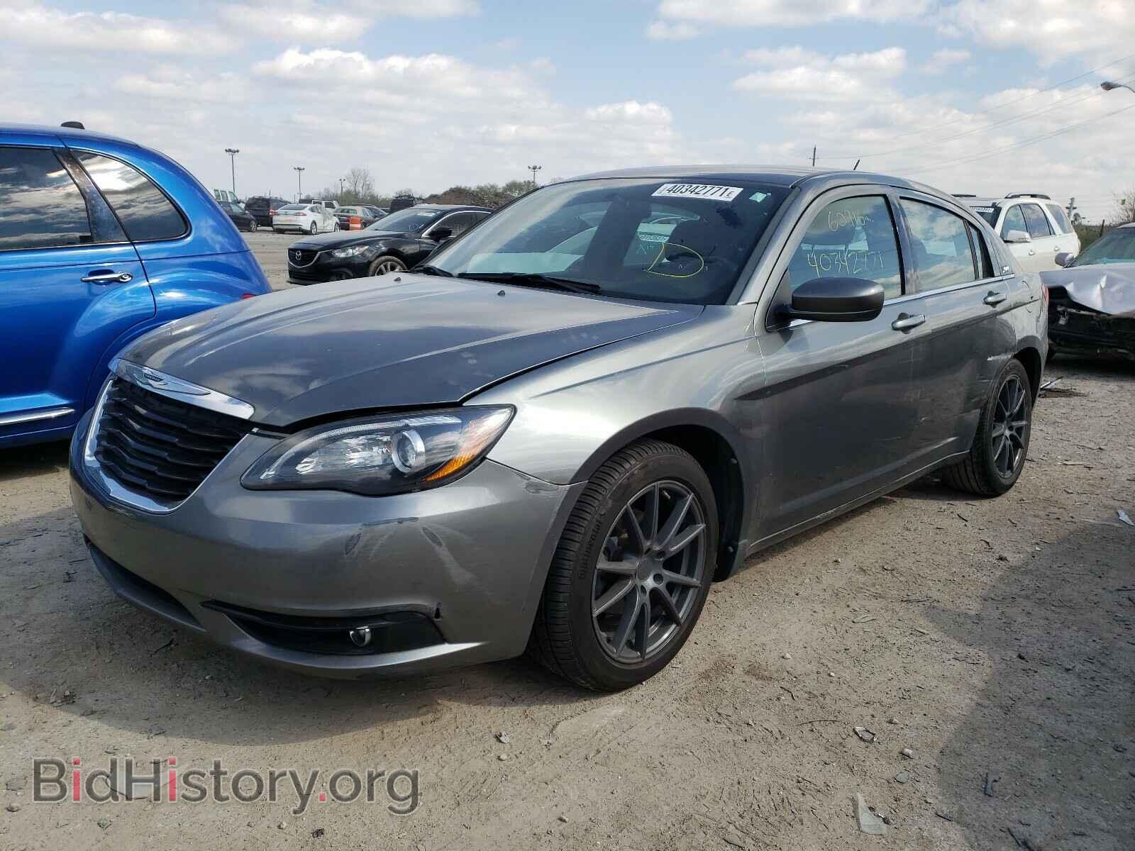 2013 CHRYSLER 200 - VIN: 1C3CCBBG5DN716822 - Фото 2