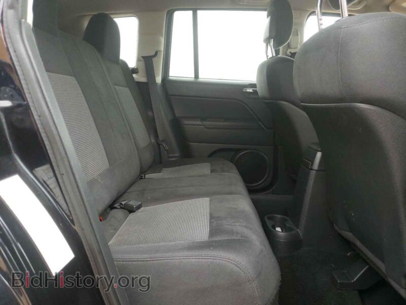 2011 Jeep COMPASS (VIN 1J4NT1FB7BD162113) — photo 6 of 10