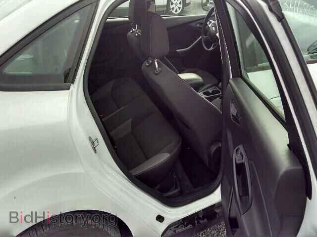 2012 Ford FOCUS (VIN 1FAHP3F27CL325813) — photo 6 of 10