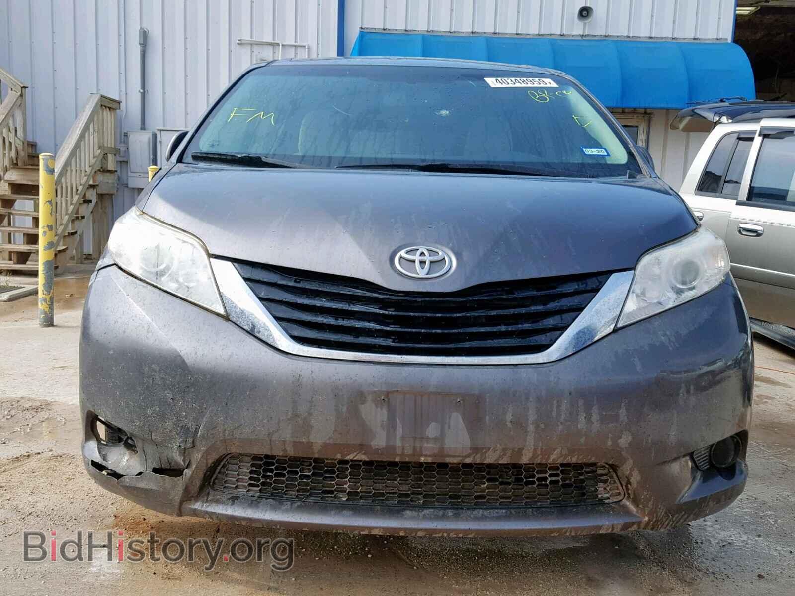 2013 TOYOTA SIENNA LE - VIN: 5TDKK3DC8DS333526 - Фото 9