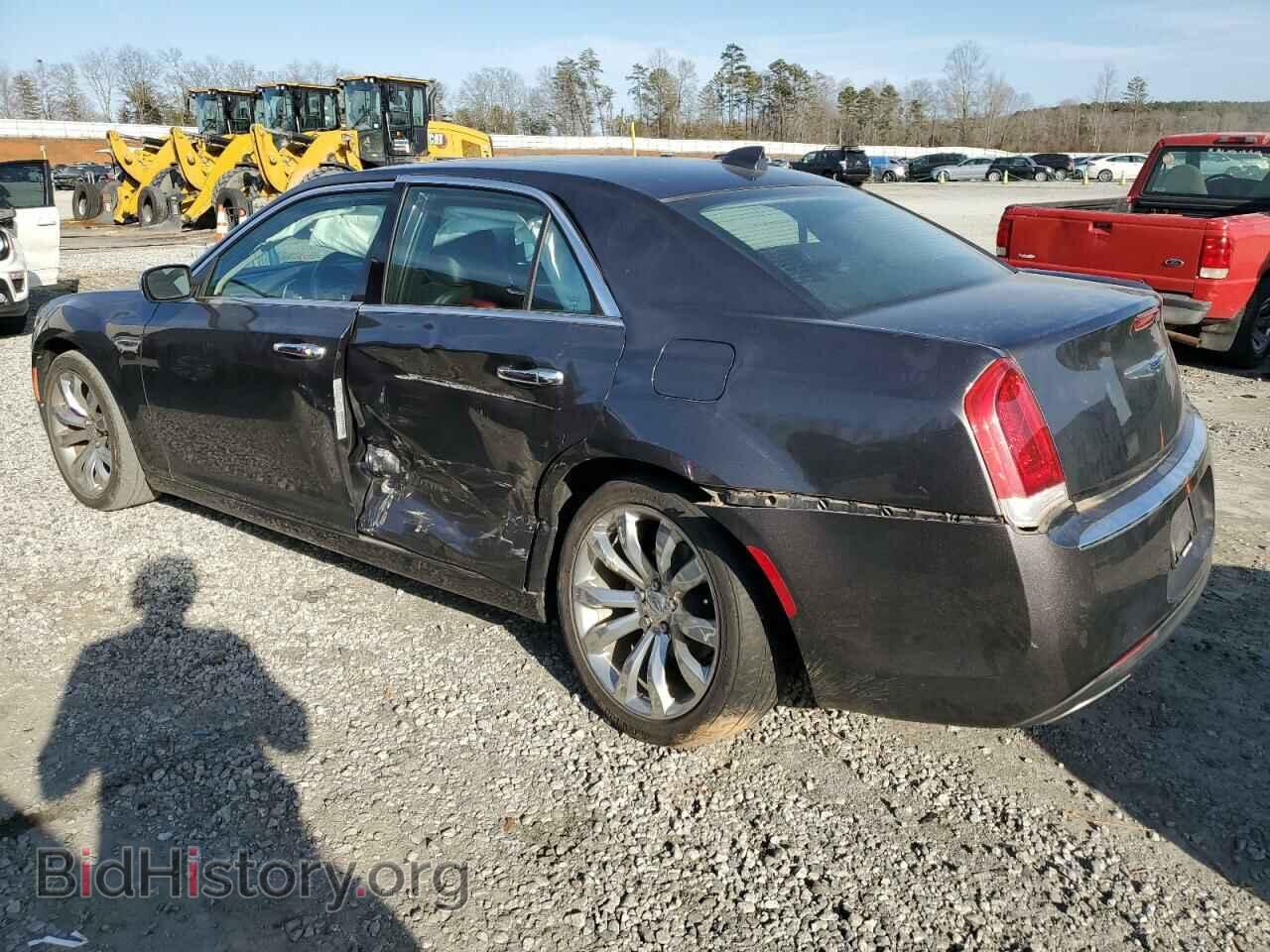 2019 CHRYSLER 300 - VIN: 2C3CCAEG4KH609742 - Фото 2
