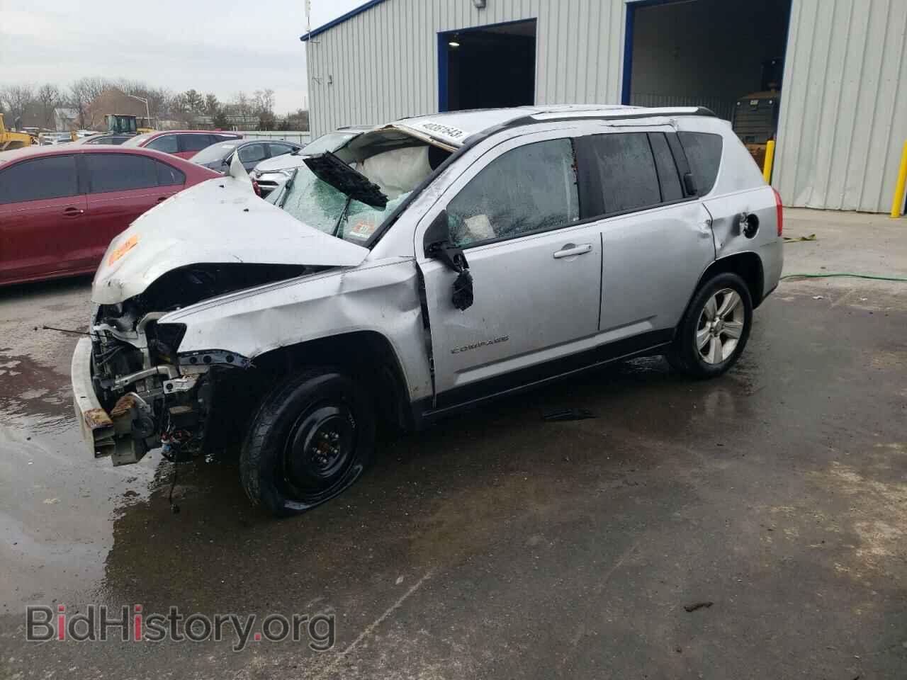 Photo 1J4NF1FB4BD164294 - JEEP COMPASS 2011