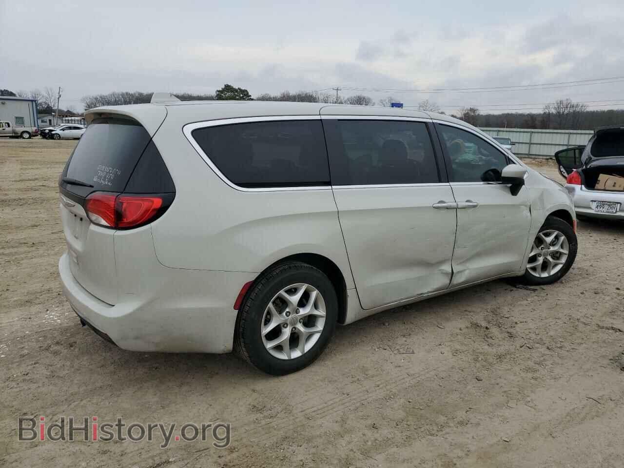 2017 CHRYSLER PACIFICA - VIN: 2C4RC1BGXHR795980 - Фото 3