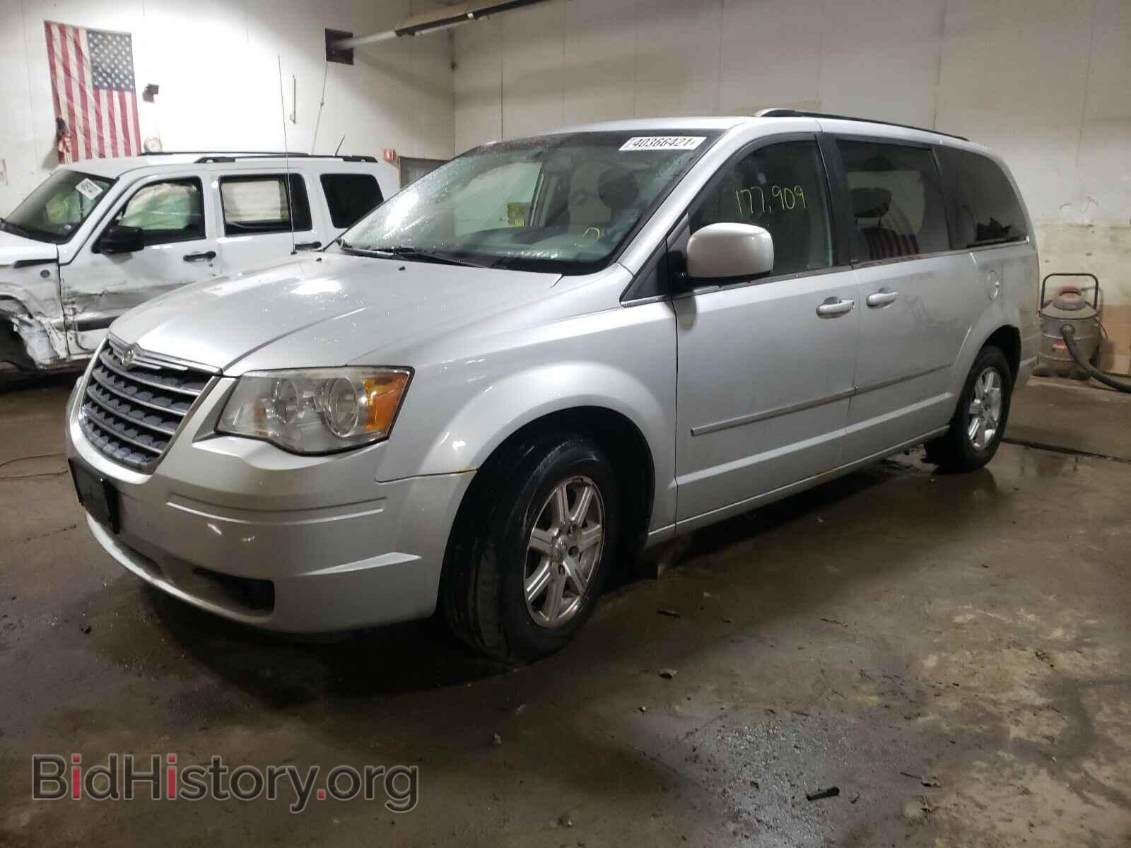 2010 CHRYSLER MINIVAN - VIN: 2A4RR5D17AR113751 - Фото 2