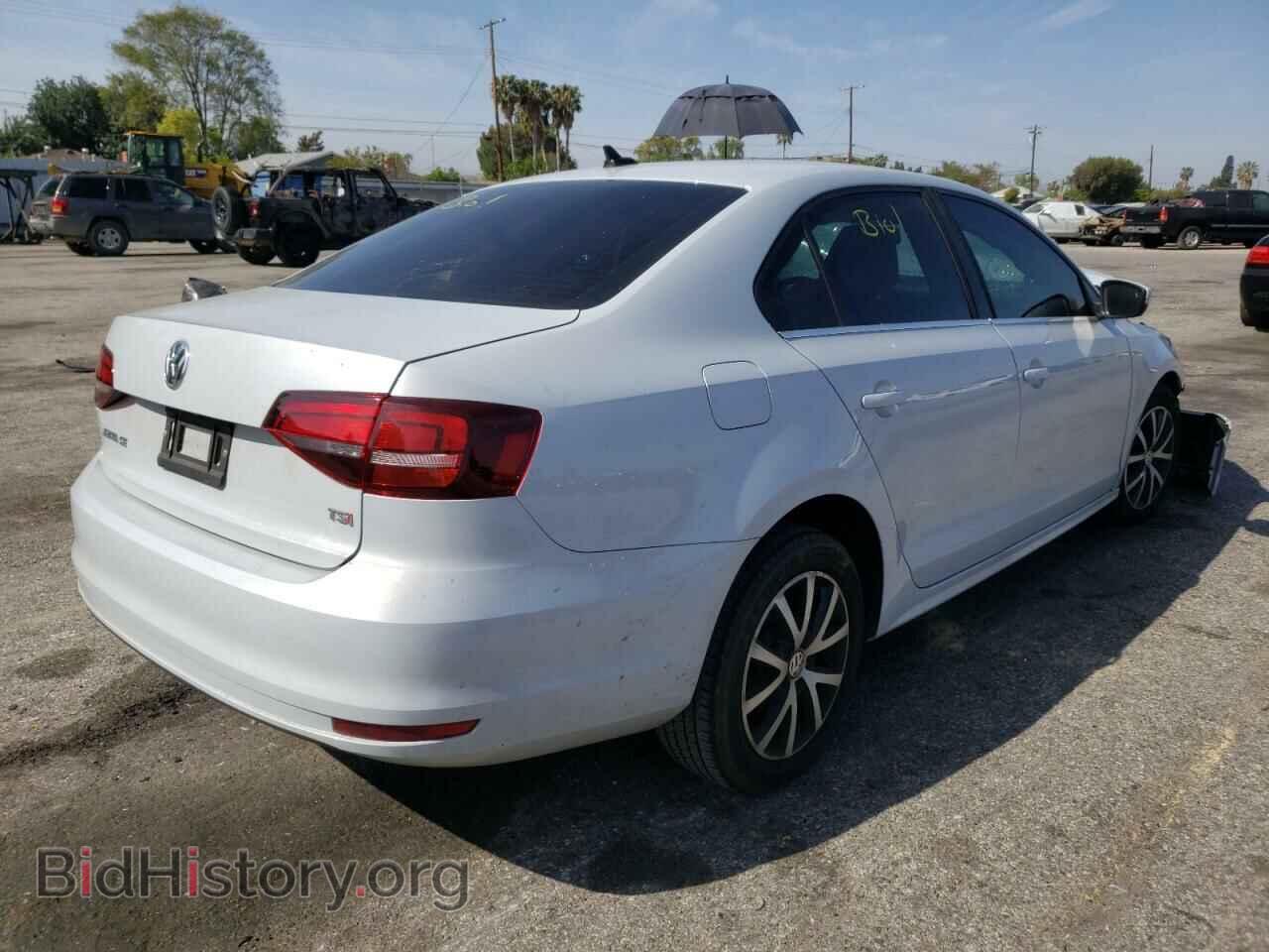 2017 VOLKSWAGEN JETTA - VIN: 3VWDB7AJ3HM404721 - Photo 4