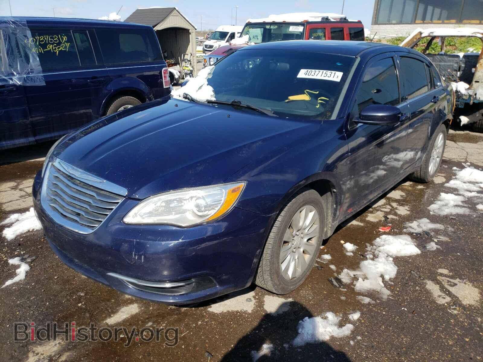 2013 CHRYSLER 200 - VIN: 1C3CCBAB4DN641181 - Фото 2