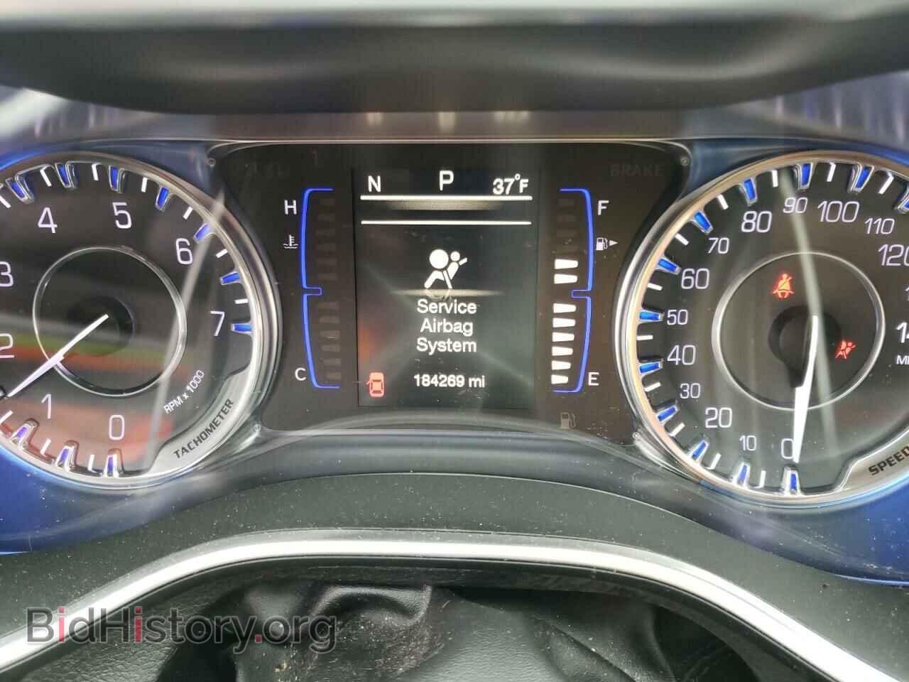 2016 CHRYSLER 200 - VIN: 1C3CCCAG7GN102107 - Фото 9
