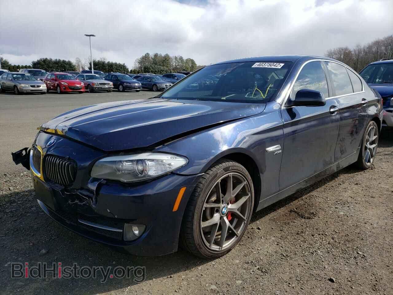 2011 BMW 5 SERIES - VIN: WBAFU7C59BC777581 - Фото 2