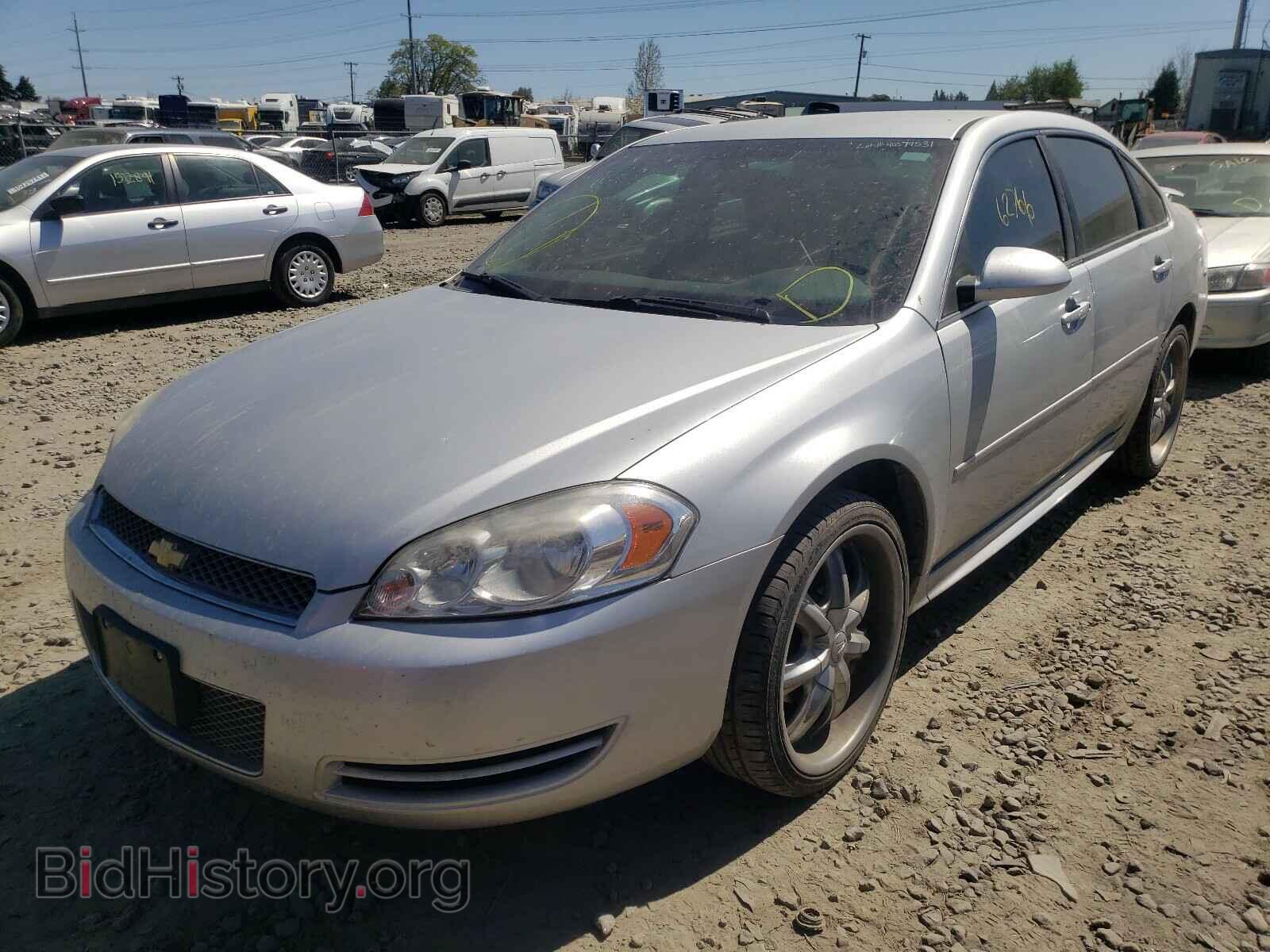 2013 CHEVROLET IMPALA - VIN: 2G1WB5E37D1117887 - Фото 2