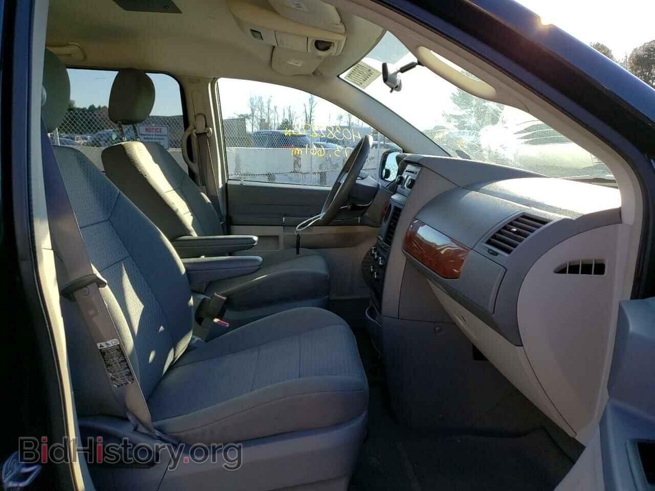 2008 CHRYSLER MINIVAN - VIN: 2A8HR44H98R129123 - Фото 5