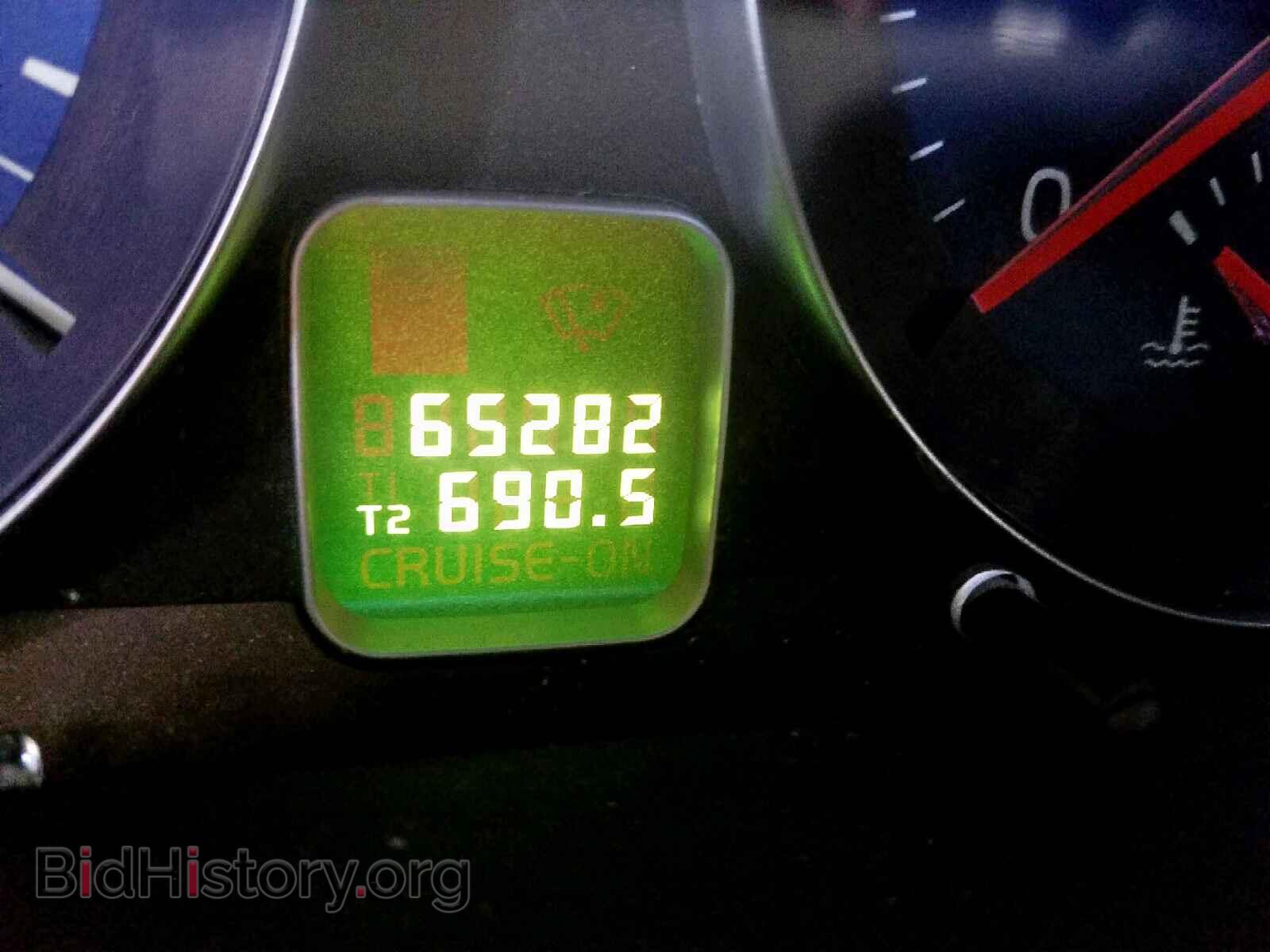 2011 VOLVO C30 - VIN: YV1672MK5B2211015 - Фото 8