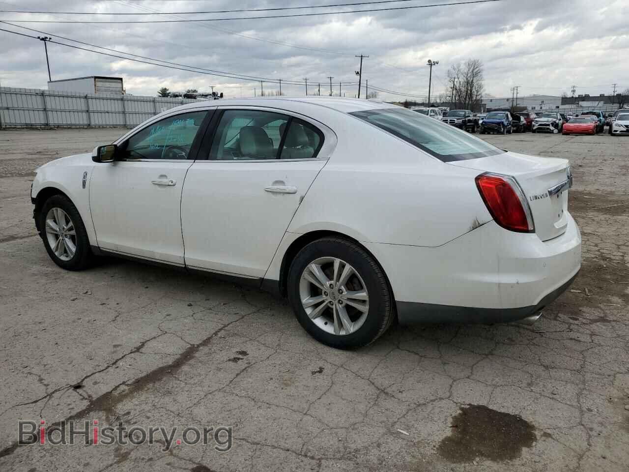 2010 LINCOLN MKS - VIN: 1LNHL9DR7AG609940 - Фото 2