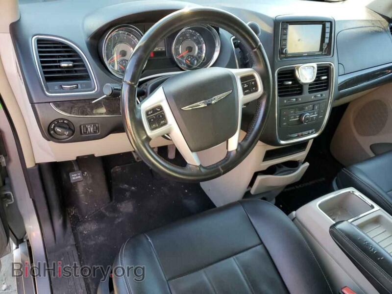 2016 Chrysler MINIVAN (VIN 2C4RC1BG6GR189350) — photo 8 of 12