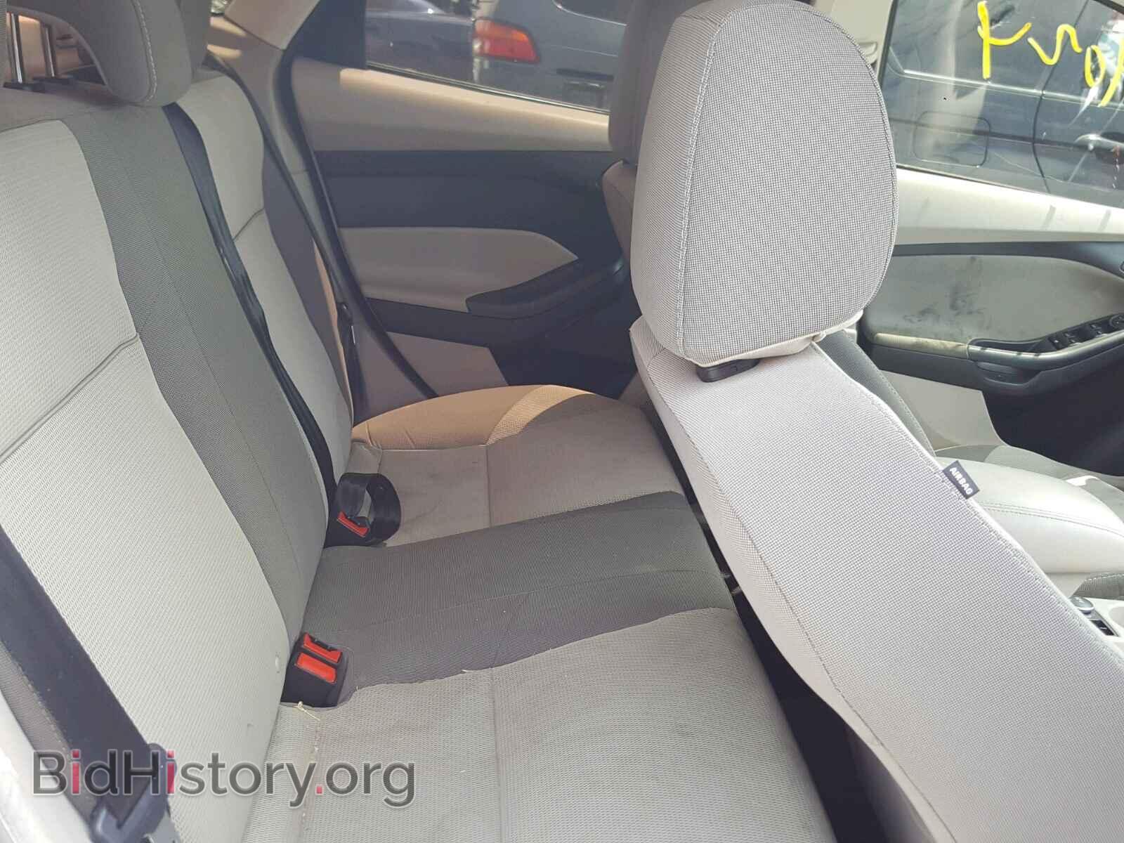 2012 Ford FOCUS (VIN 1FAHP3F26CL454528) — photo 6 of 10