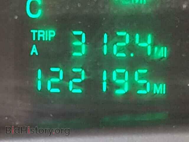 2001 CADILLAC DEVILLE - VIN: 1G6KD54Y31U155536 - Photo 8