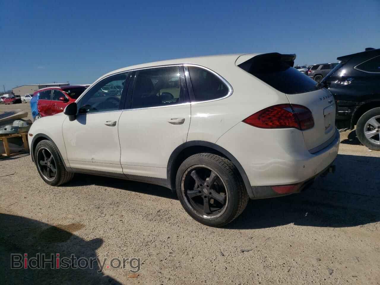 2011 PORSCHE CAYENNE - VIN: WP1AA2A26BLA04261 - Фото 2