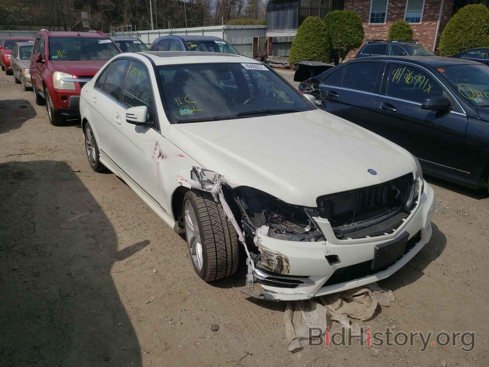 Photo WDDGF8BB9CF914703 - MERCEDES-BENZ C CLASS 2012