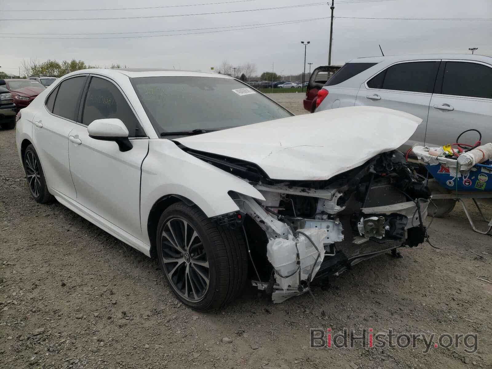 Photo 4T1B11HK2JU600574 - TOYOTA CAMRY 2018