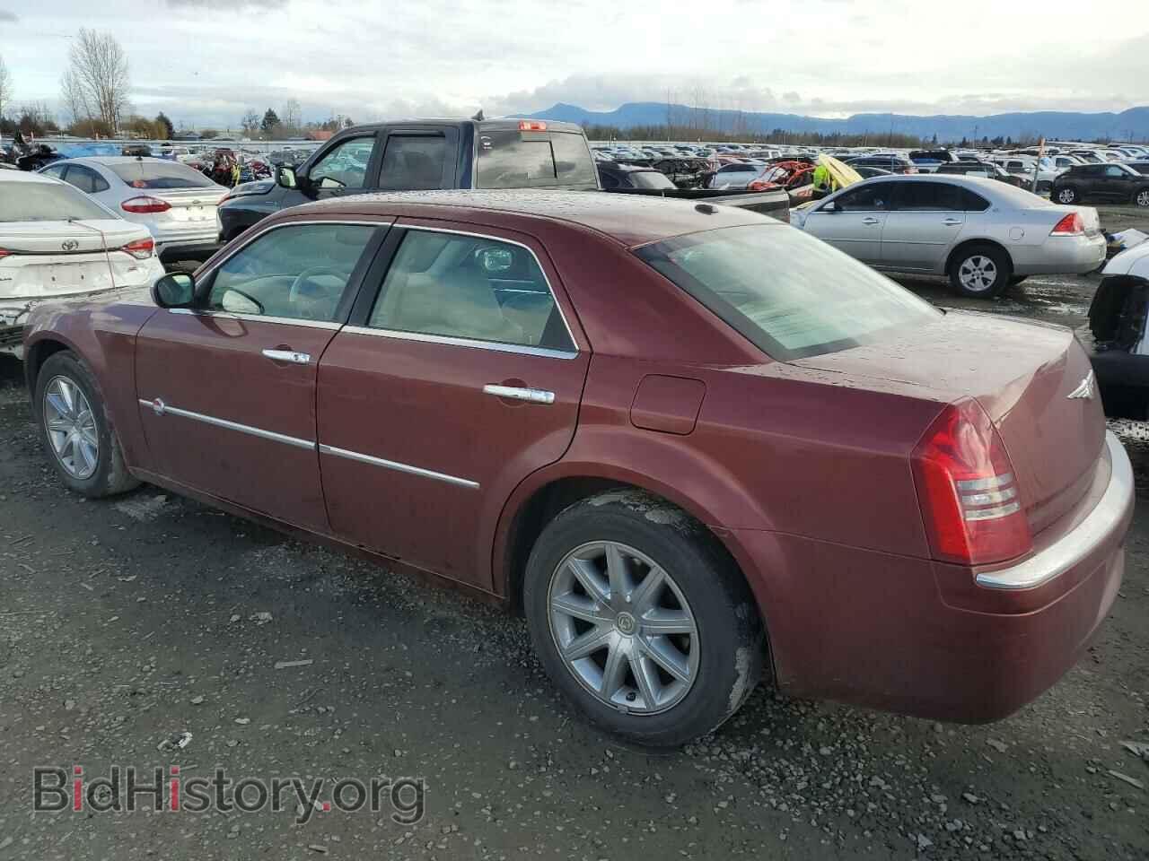 2007 CHRYSLER 300 - VIN: 2C3KA63H17H808040 - Фото 2
