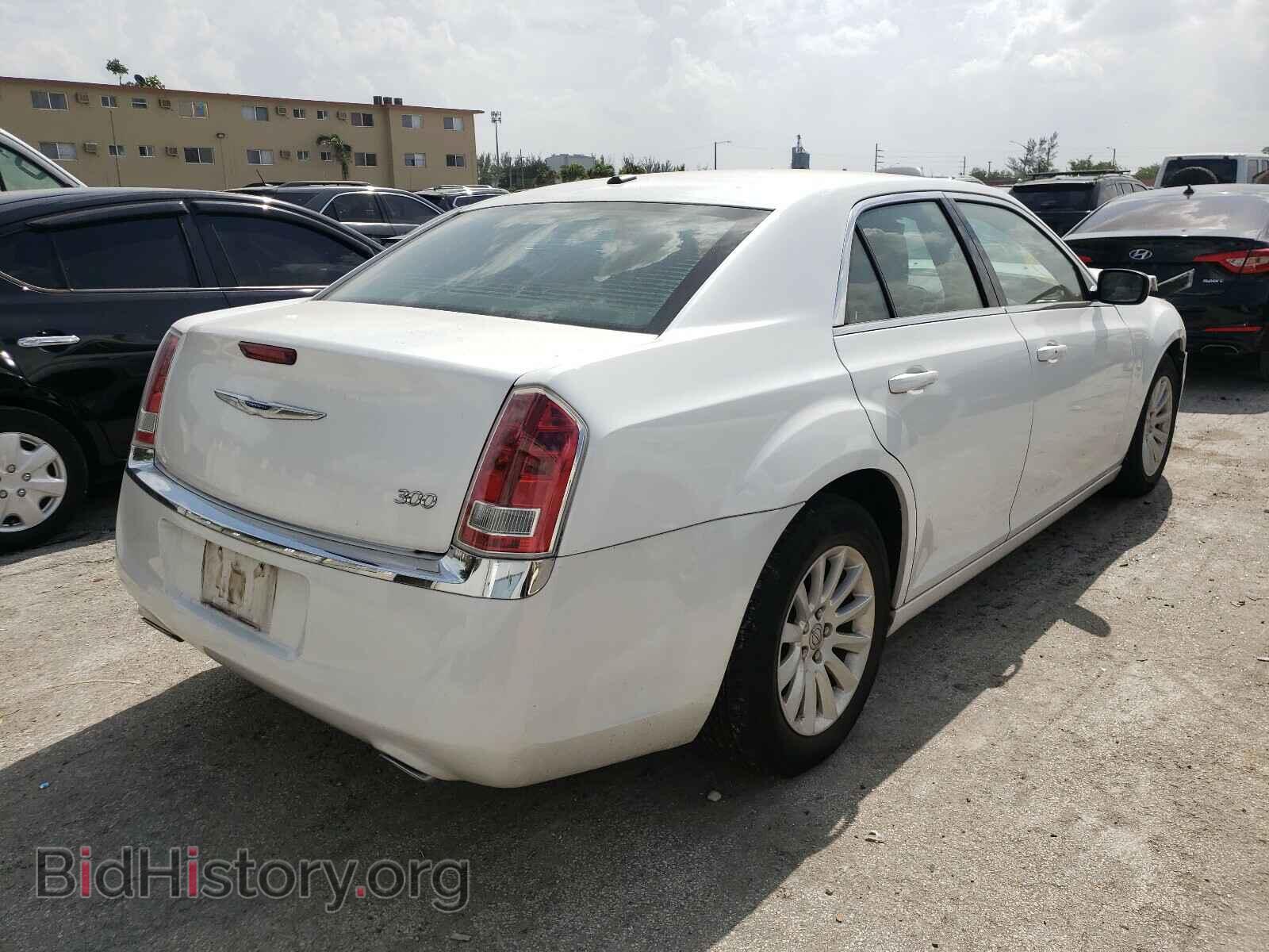 2013 CHRYSLER 300 - VIN: 2C3CCAAG0DH504009 - Фото 4