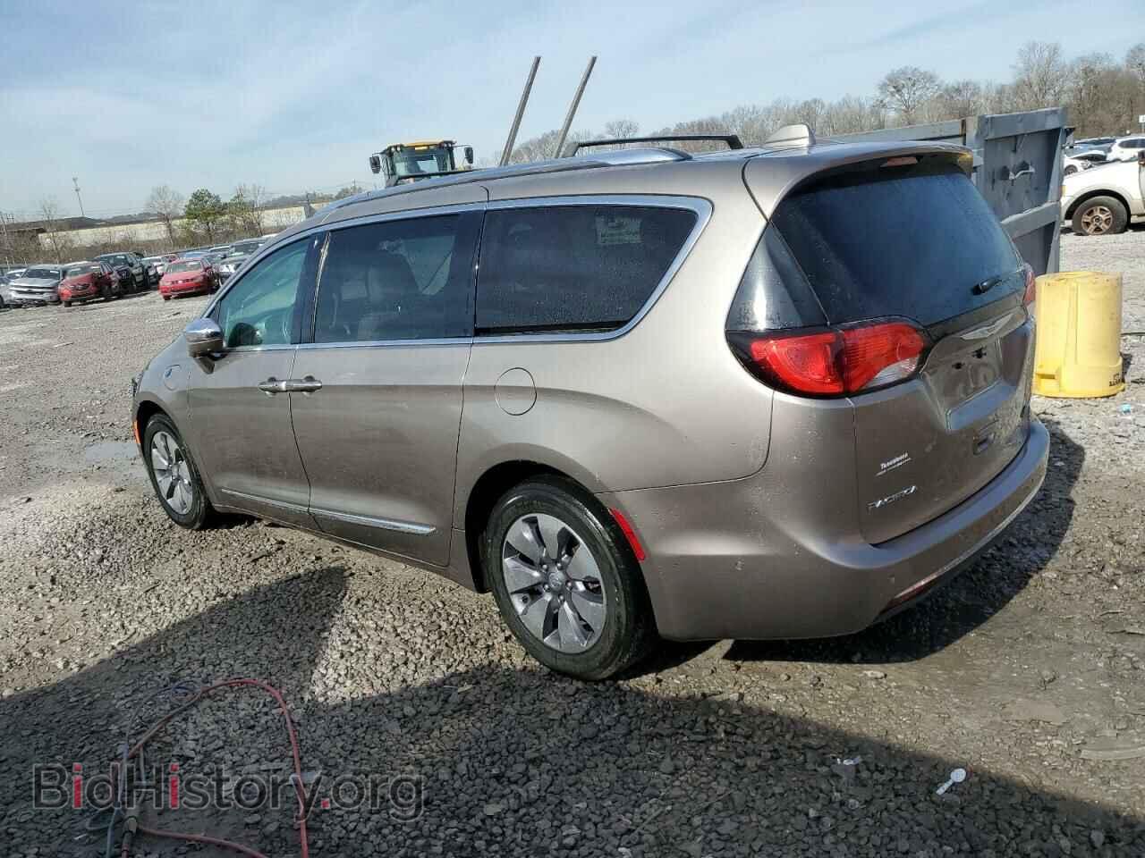 2018 CHRYSLER PACIFICA - VIN: 2C4RC1N78JR168373 - Фото 2
