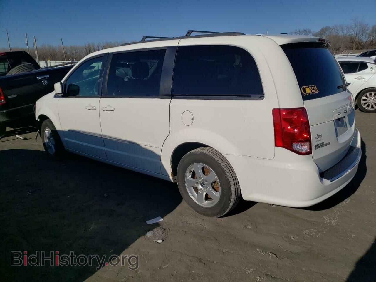 2013 DODGE CARAVAN - VIN: 2C4RDGCG3DR627977 - Фото 2